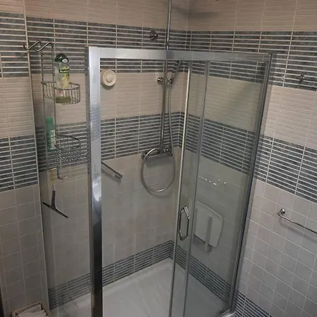 Modern & Comfy @ The Stylish Stari Grad Apartman